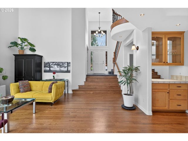 3966 Nw LOY Ct, Portland, OR 97229