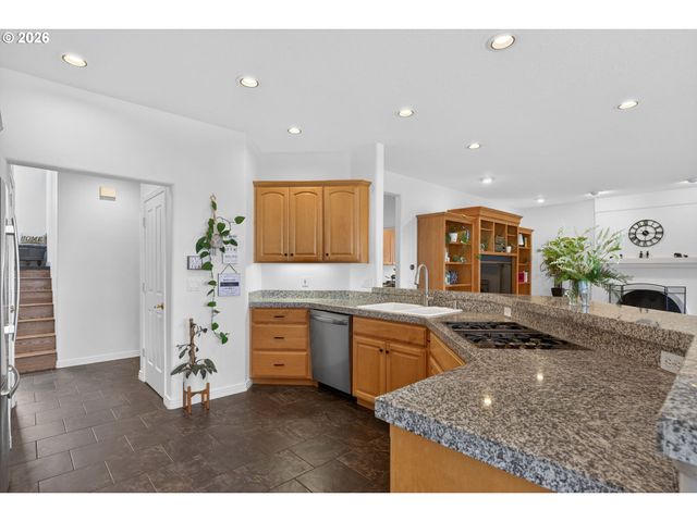 3966 Nw LOY Ct, Portland, OR 97229