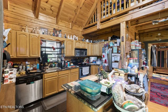 1029 Smithfield Rd, Tellico Plains, TN 37385