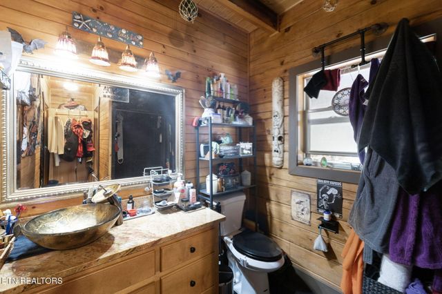 1029 Smithfield Rd, Tellico Plains, TN 37385