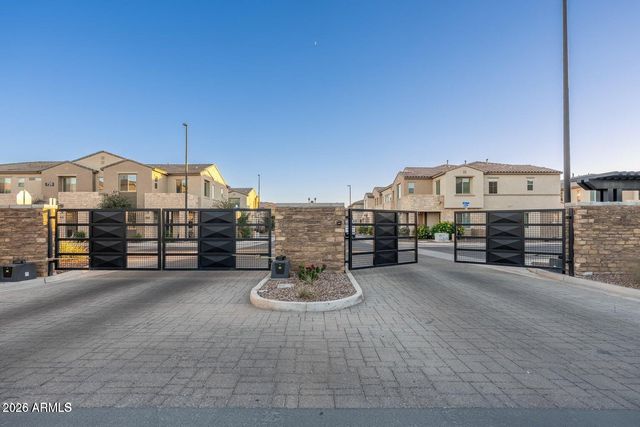 760 E DORAL Avenue 101, Gilbert, AZ 85297