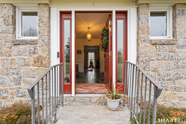 84 Munson Road, Middlebury, CT 06762