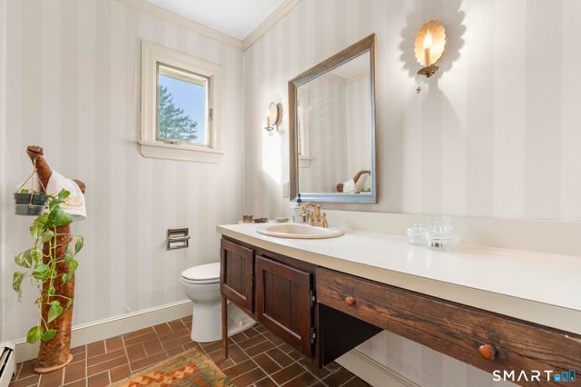 84 Munson Road, Middlebury, CT 06762