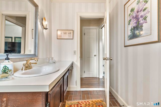 84 Munson Road, Middlebury, CT 06762