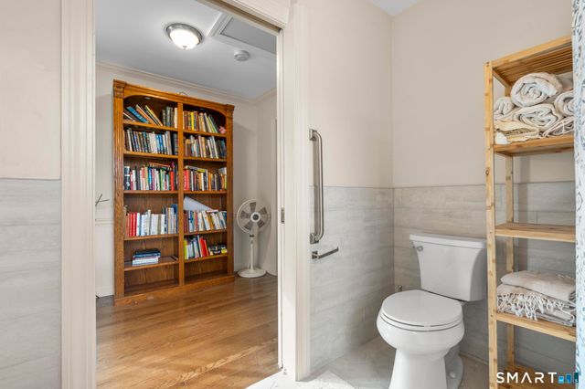 84 Munson Road, Middlebury, CT 06762