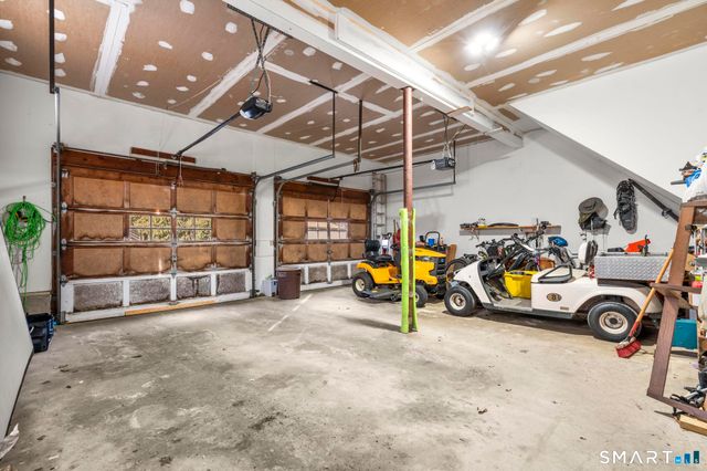 84 Munson Road, Middlebury, CT 06762