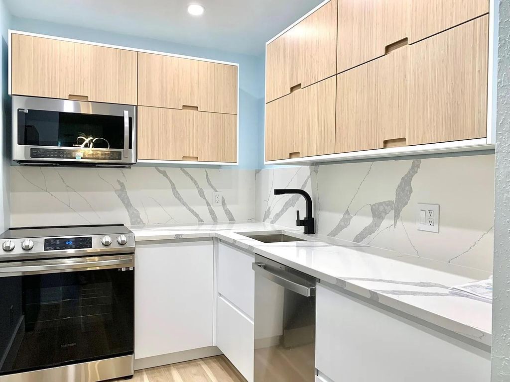 2850 NE 14th Street 306b, Pompano Beach, FL 33062