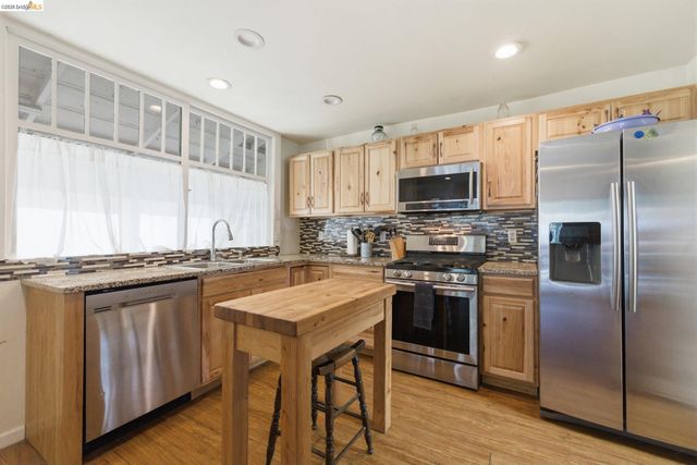 18445 Oak St, Tuolumne, CA 95379