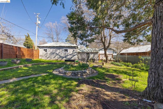 18445 Oak St, Tuolumne, CA 95379