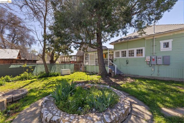 18445 Oak St, Tuolumne, CA 95379