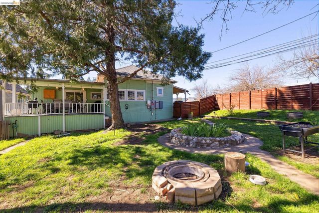 18445 Oak St, Tuolumne, CA 95379