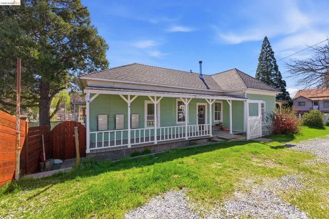 18445 Oak St, Tuolumne, CA 95379