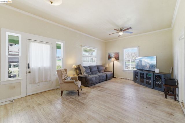 18445 Oak St, Tuolumne, CA 95379