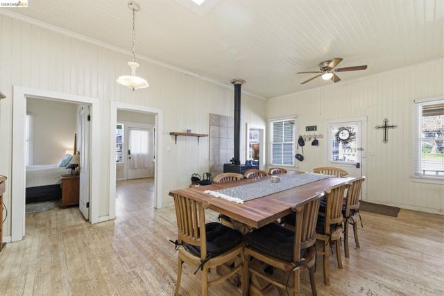 18445 Oak St, Tuolumne, CA 95379