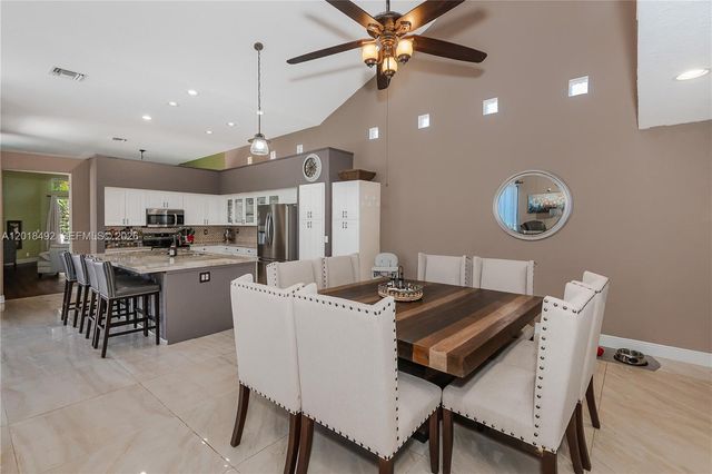 1220 W Bel Aire Dr W, Pembroke Pines, FL 33027