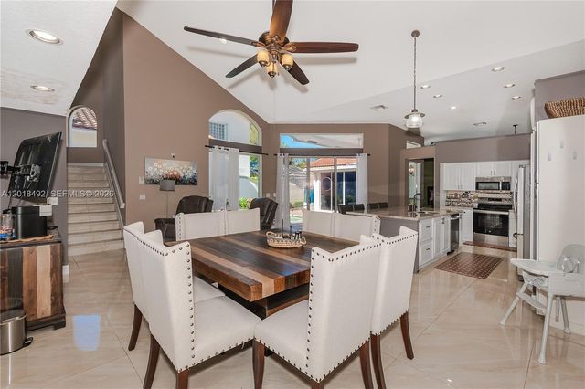 1220 W Bel Aire Dr W, Pembroke Pines, FL 33027