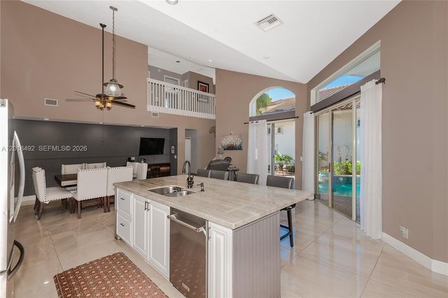 1220 W Bel Aire Dr W, Pembroke Pines, FL 33027
