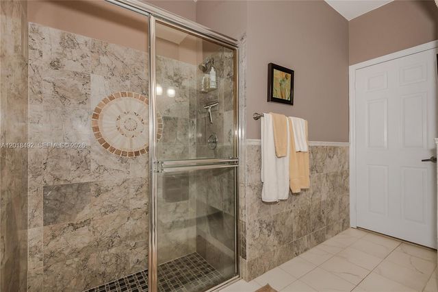 1220 W Bel Aire Dr W, Pembroke Pines, FL 33027