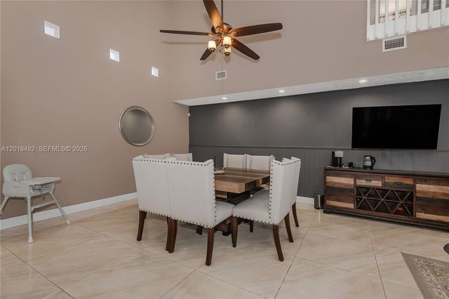 1220 W Bel Aire Dr W, Pembroke Pines, FL 33027