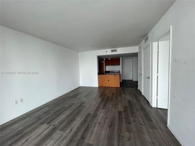 50 Biscayne Blvd 4105, Miami, FL 33132