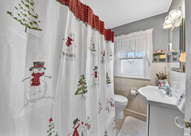 1721 E Madison Street, South Bend, IN 46617