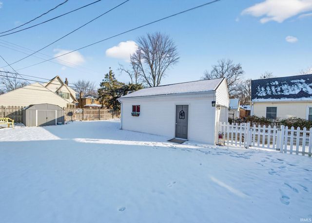 1721 E Madison Street, South Bend, IN 46617