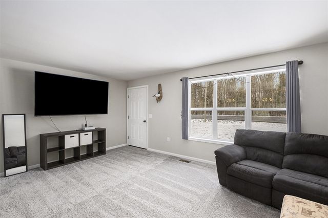 820 Emory Street, Howard City, MI 49329