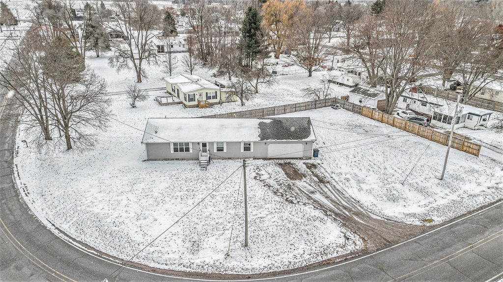 820 Emory Street, Howard City, MI 49329