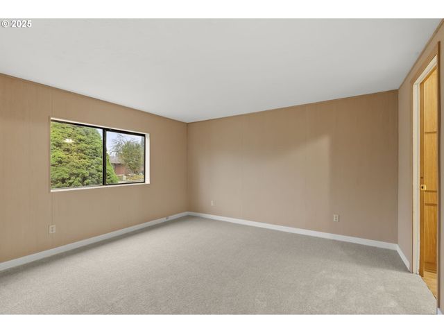 1672 Pritchett Pl, Cottage Grove, OR 97424