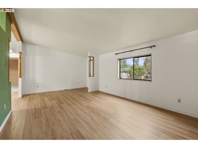 1672 Pritchett Pl, Cottage Grove, OR 97424