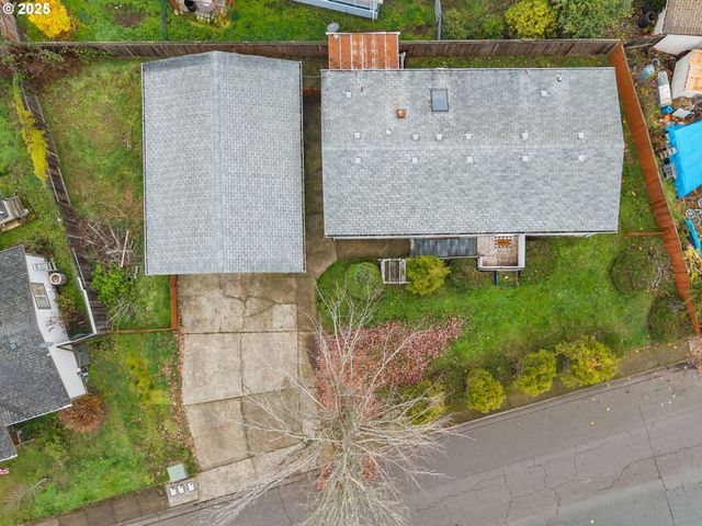 1672 Pritchett Pl, Cottage Grove, OR 97424