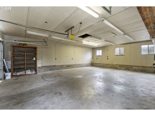 1672 Pritchett Pl, Cottage Grove, OR 97424