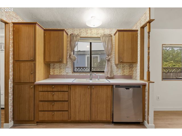 1672 Pritchett Pl, Cottage Grove, OR 97424