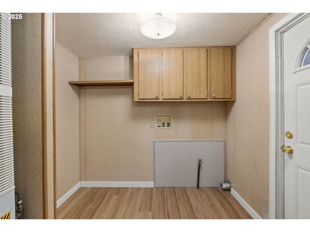 1672 Pritchett Pl, Cottage Grove, OR 97424