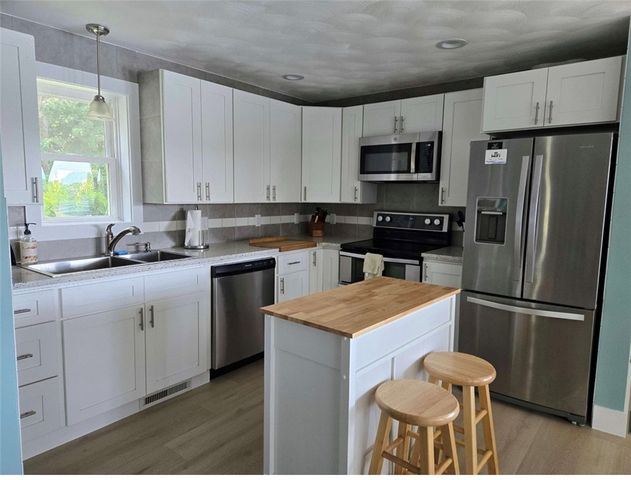 103 Arnolds Neck Drive, Warwick, RI 02886