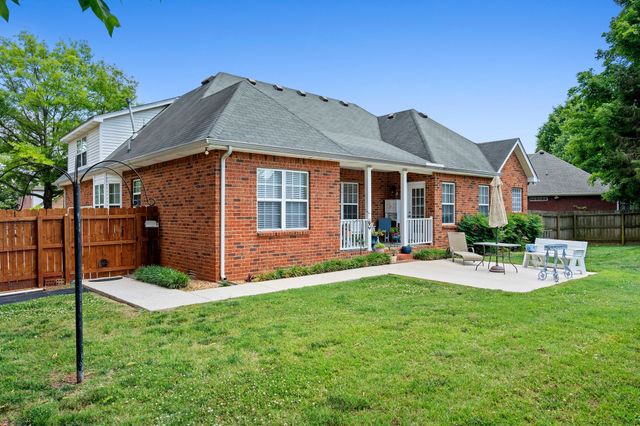 228 Comer Circle, Murfreesboro, TN 37128