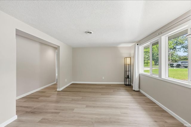 1303 Ludwig Park Drive, Fort Wayne, IN 46825