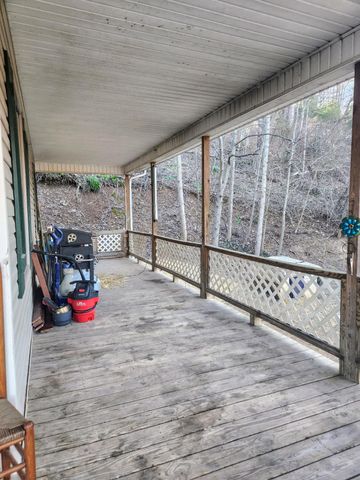 281 Skinner Branch Road, Clay City, KY 40312