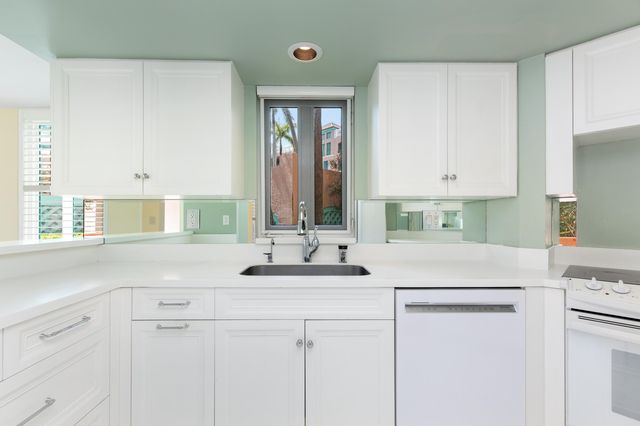 120 SE 5th Avenue Apt 128, Boca Raton, FL 33432