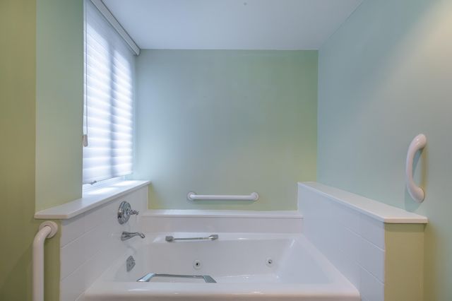 120 SE 5th Avenue Apt 128, Boca Raton, FL 33432