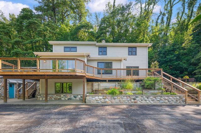 500 Tuttle Road, Baroda, MI 49101