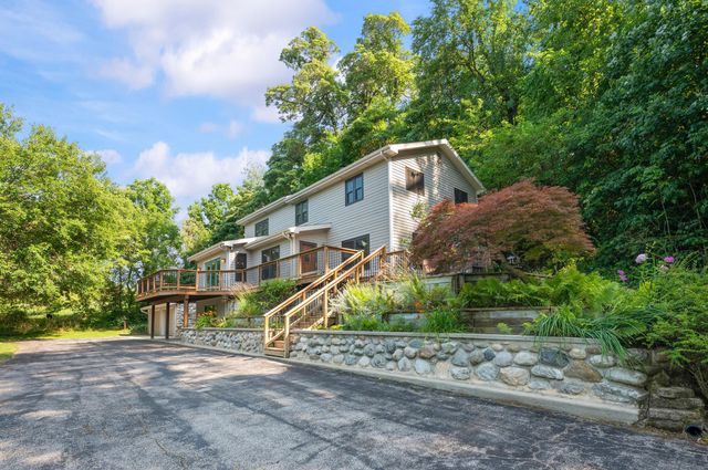 500 Tuttle Road, Baroda, MI 49101
