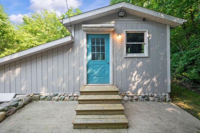 500 Tuttle Road, Baroda, MI 49101