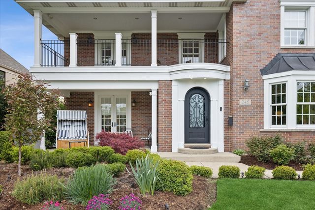 245 W Winthrop Avenue, Elmhurst, IL 60126