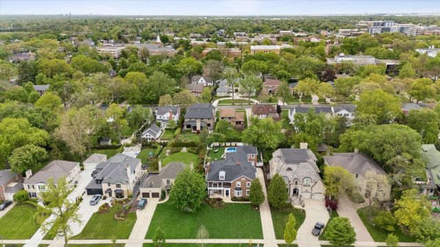 245 W Winthrop Avenue, Elmhurst, IL 60126