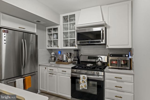 301 WHETHERSFIELD DR, Glassboro, NJ 08028