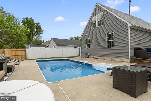 301 WHETHERSFIELD DR, Glassboro, NJ 08028