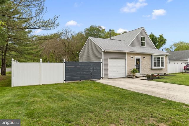 301 WHETHERSFIELD DR, Glassboro, NJ 08028