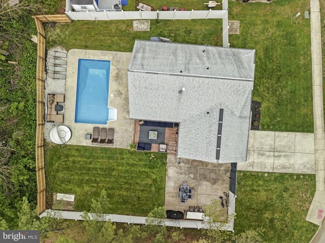 301 WHETHERSFIELD DR, Glassboro, NJ 08028