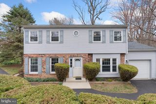 909 RONNIE CIR, Philadelphia, PA 19128